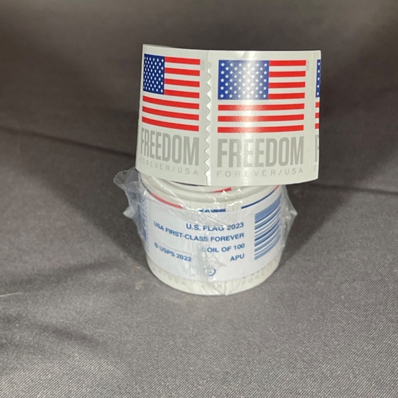 100 USPS 2023 Flag Freedom Stamps Roll Brand New Sealed 100% Authentic - Picture 2 of 4